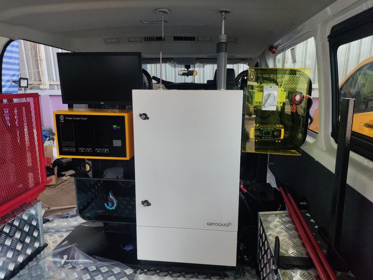 AIR QUALITY MONITORING MOBILE SYSTEM